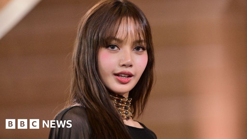 Celebrities arrive for Hollywood ceremony