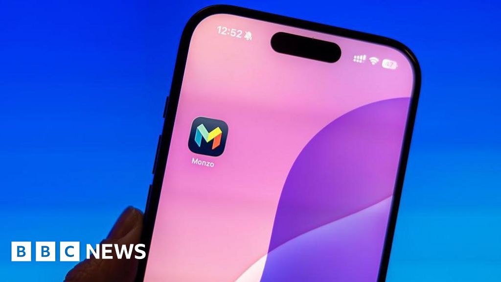 Thousands of Monzo bank customers report app outage