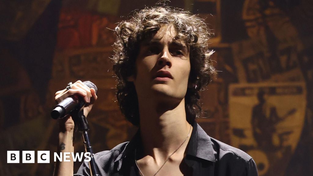 The two sides of Sombr, the singer sparkling through the sadness