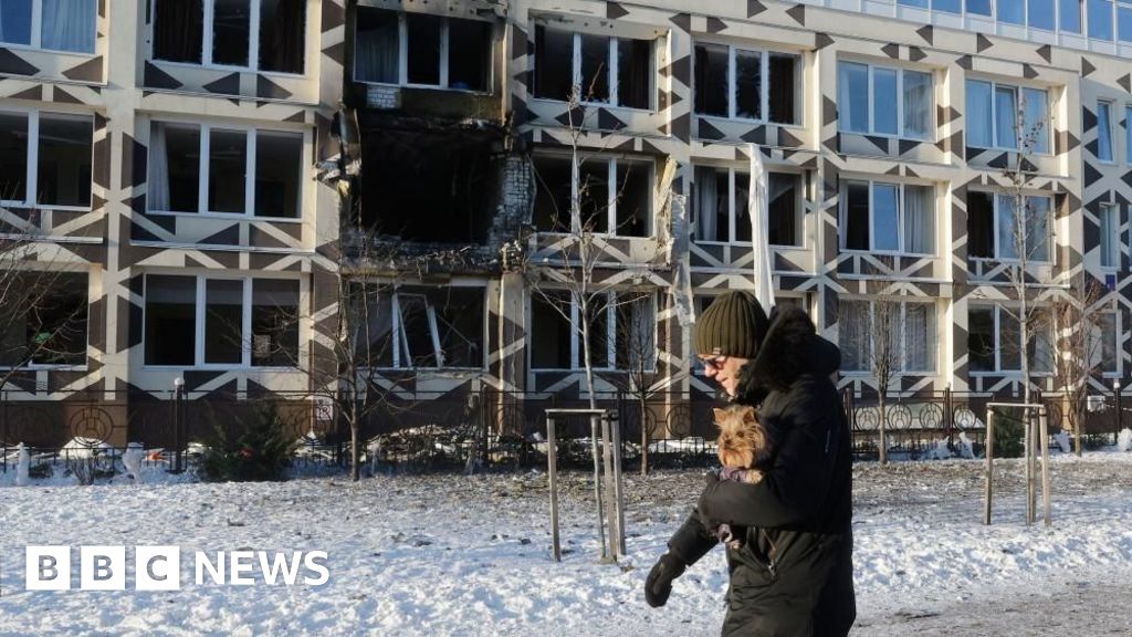 Macron hosts Ukraine and allies to try to cement security guarantees Macron hosts Ukraine and allies to try to cement security guarantees