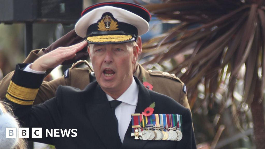 How military imposters like the Llandudno fake admiral get exposed