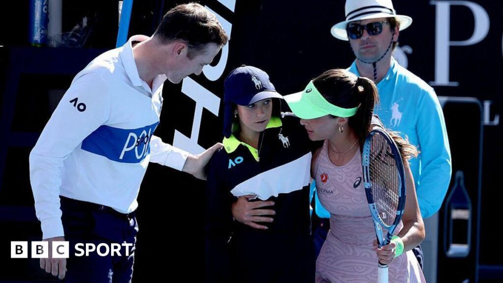 Australian Open 2026: Zeynep Sonmez helps ball girl who collapsed during her win over Ekaterina Alexandrova