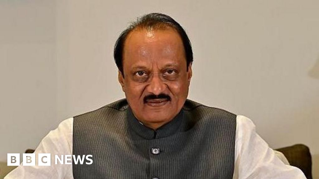 Deputy chief minister of Maharashtra state dies in plane crash