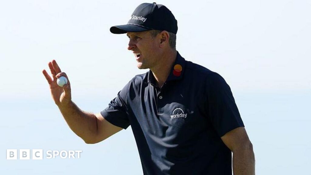 Justin Rose maintains leads as Brooks Koepka makes cut in PGA Tour return at Farmers Insurance Open Justin Rose maintains leads as Brooks Koepka makes cut in PGA Tour return at Farmers Insurance Open