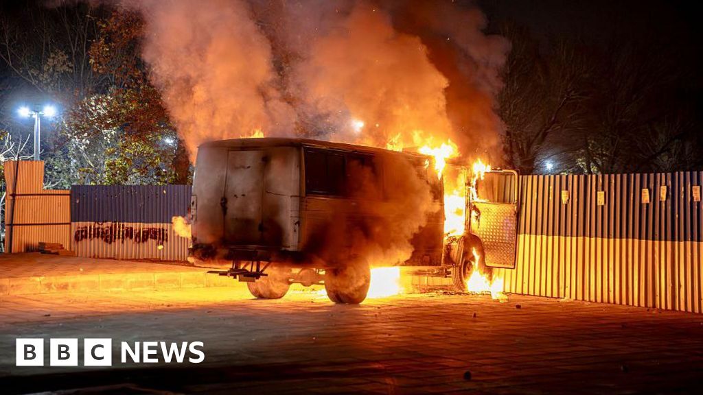 Iran’s rulers face biggest challenge since 1979 revolution