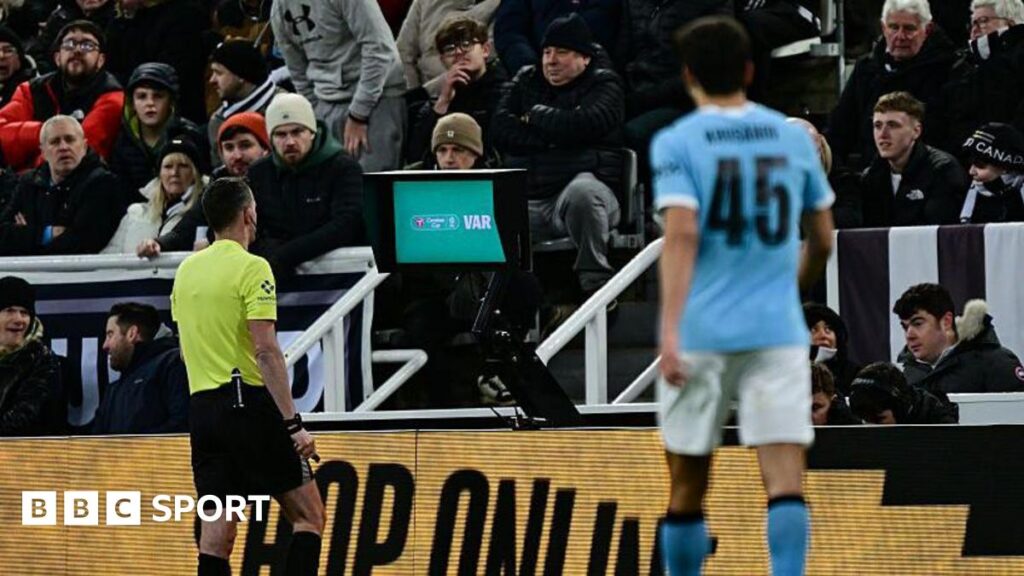 VAR: ‘The game has gone’ – a bad night for VAR in semi-final