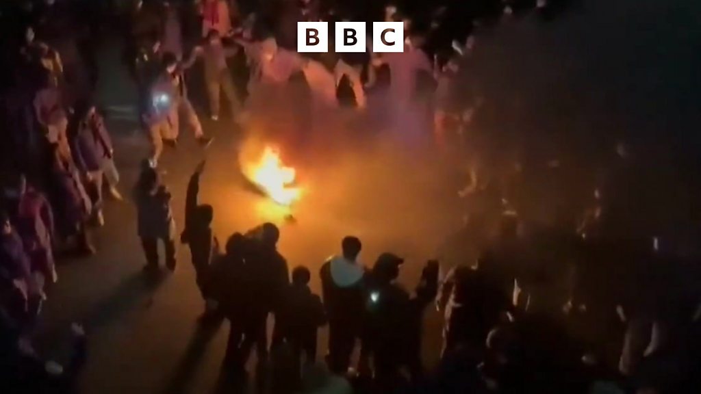 Global News Podcast – Iran protests: hundreds feared dead