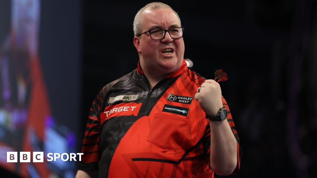 Premier League Darts results: Stephen Bunting beats Gian van Veen to win night four in Belfast