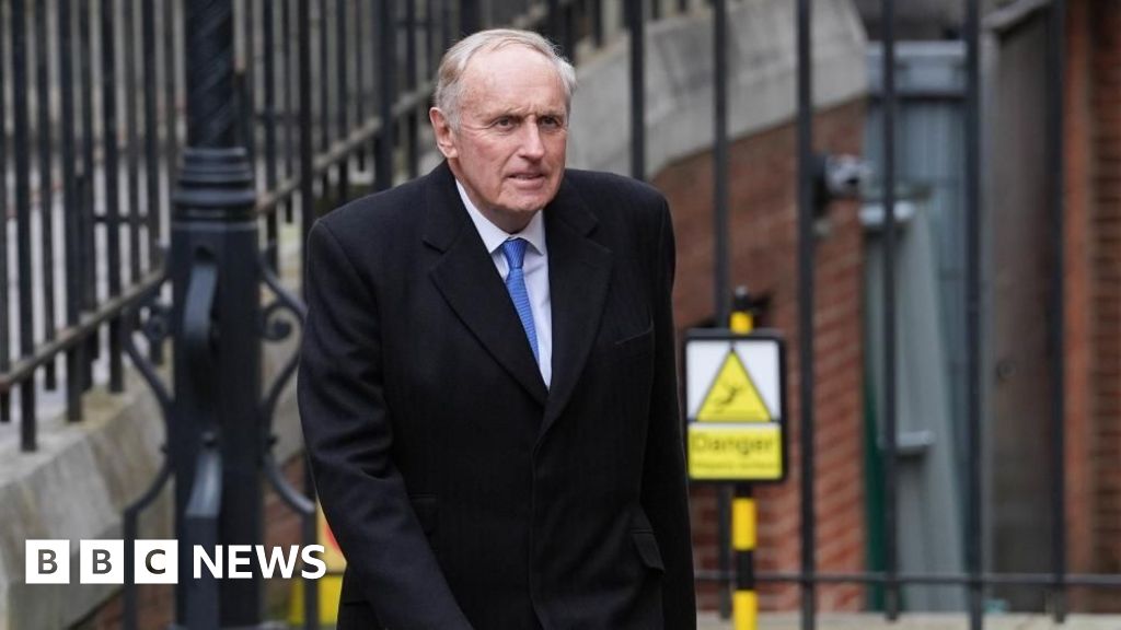 Former Daily Mail editor tells hacking trial allegations are ‘preposterous’