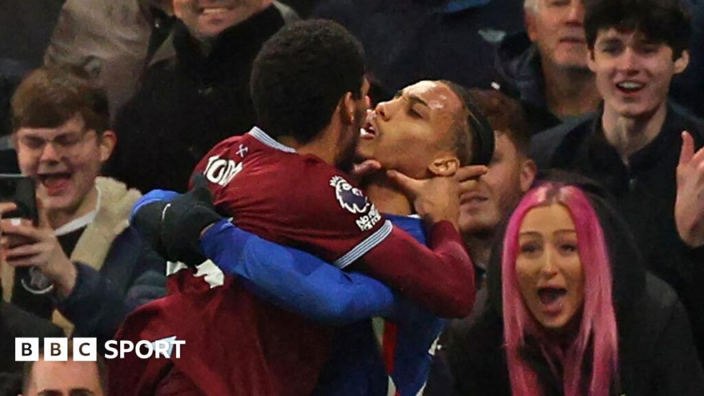 Chelsea and West Ham fined £325,000 and £300,000 for ‘mass confrontation’ Chelsea and West Ham fined £325,000 and £300,000 for ‘mass confrontation’