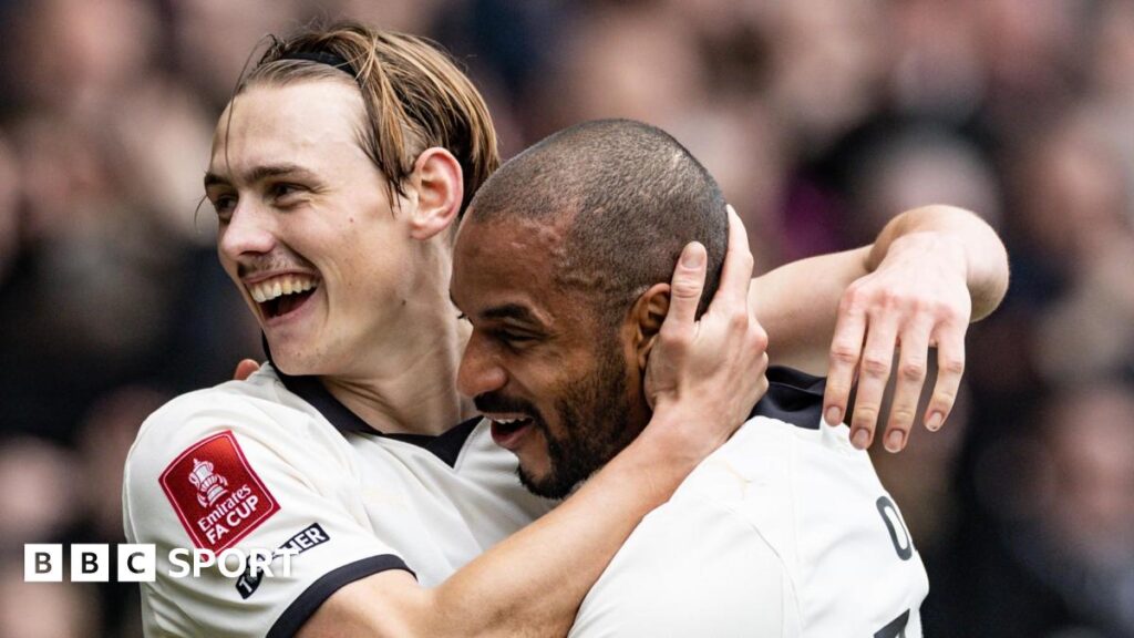 Port Vale 1-0 Sunderland: Bottom of the league, magic in the cup – Vale’s ‘incredible’ run Port Vale 1-0 Sunderland: Bottom of the league, magic in the cup – Vale’s ‘incredible’ run