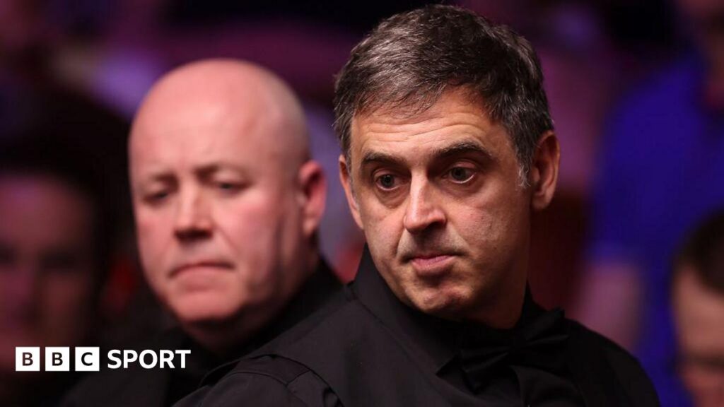 Ronnie O’Sullivan leads John Higgins; Mark Williams loses to Barry Hawkins at World Snooker Championship